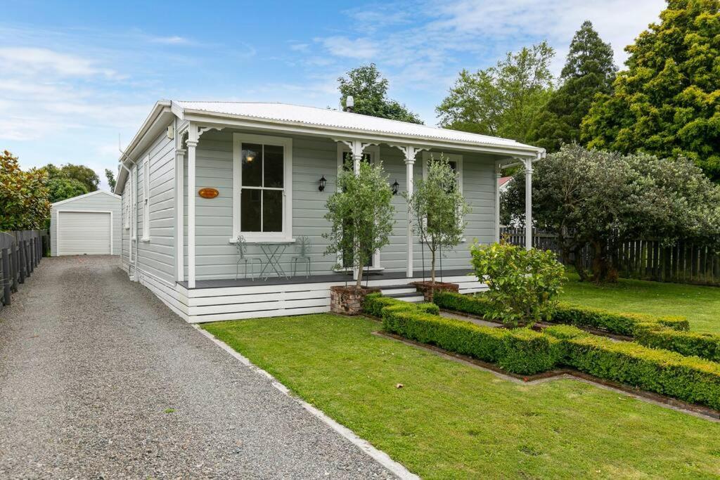 Historic Charm In Greytown - Cosy Kowhai Cottage 外观 照片
