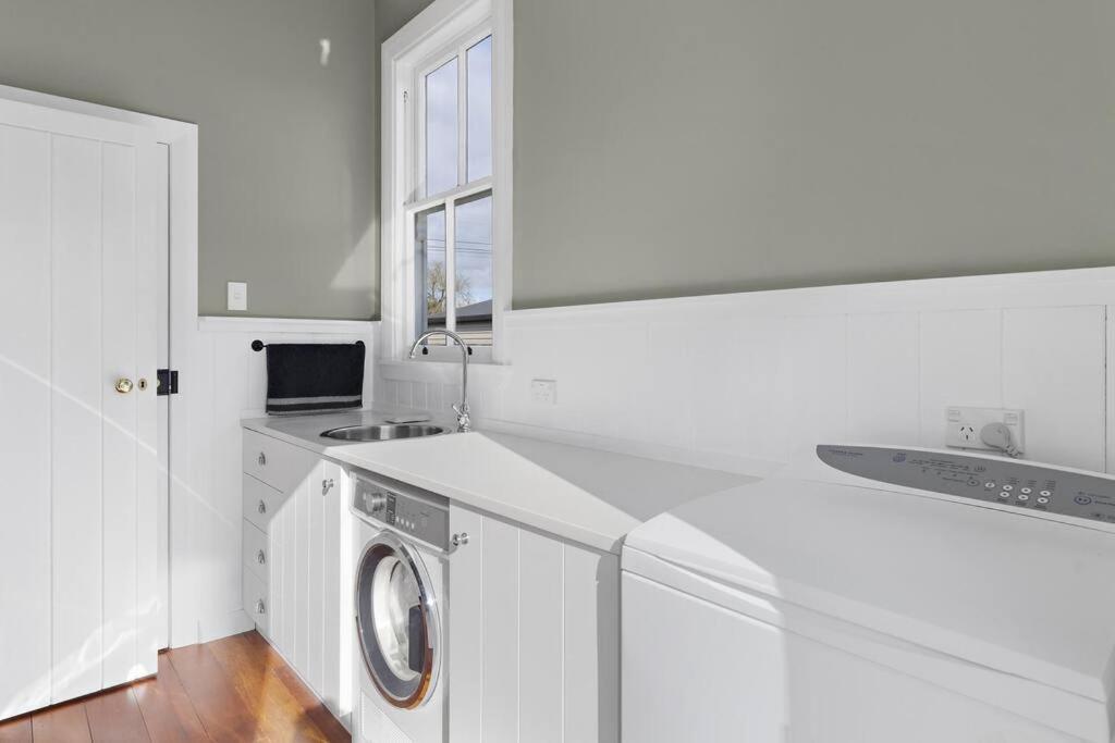 Historic Charm In Greytown - Cosy Kowhai Cottage 外观 照片