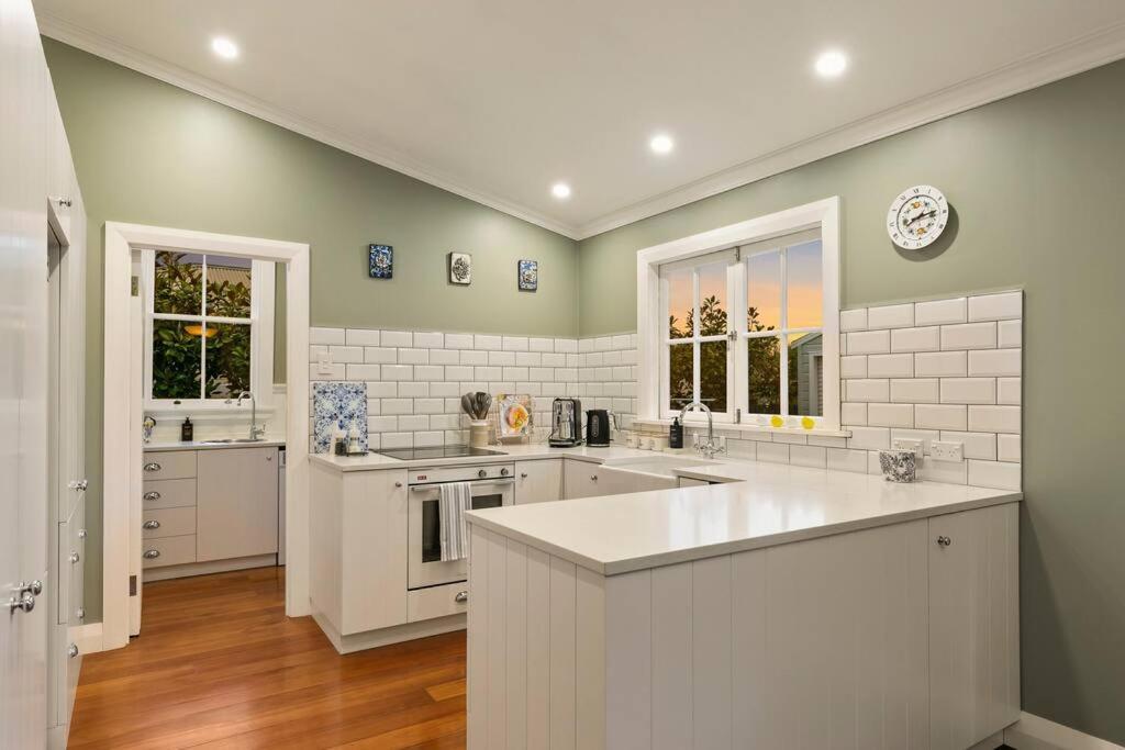 Historic Charm In Greytown - Cosy Kowhai Cottage 外观 照片