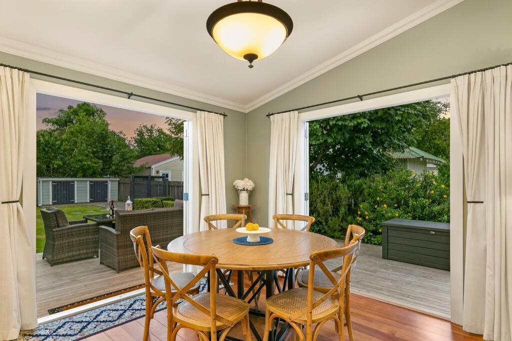 Historic Charm In Greytown - Cosy Kowhai Cottage 外观 照片